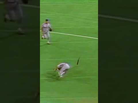 BAT SHARD-ASSISTED WALK-OFF! 😳 #shorts #baseball #mlb