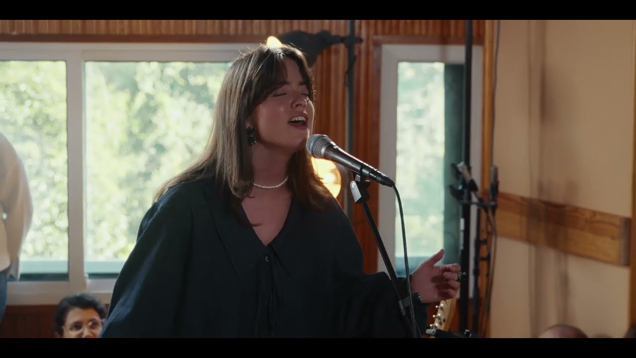 Obejrzyj Mimi Froes - Juiz (ao vivo no Estúdio Vale de Lobos) w YouTube Obejrzyj Mimi Froes - Juiz (ao vivo no Estúdio Vale de Lobos) w YouTube