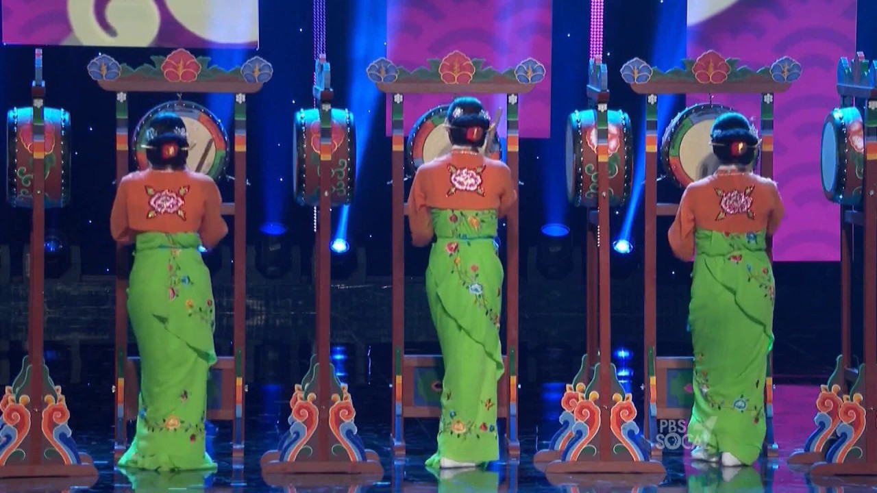 2019 LA Holiday Celebration - Lee Jung Im Korean Dance Academy