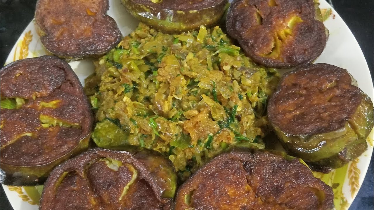 গরম ভাতের সাথে মাছ ভর্তা বেগুন ভাজা হলেদুপুরের খাবারটা ভালো জমে। 