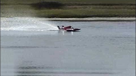 ProBoat radio control Formula 1/8 scale version of the 2006 Formula Hydro Champion