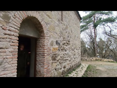 ძმებო და დებო გილოცავთ აღდგომის ბრწყინვალე დღესასწაულს!