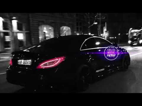 ასწორებს