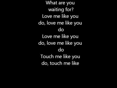 lyrics-love-me-like-you-do-ellie-goulding-(song-version-chipmunks)