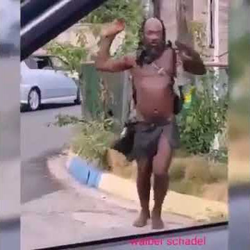 Orang gila joget, Wong edan kuwi bebas..