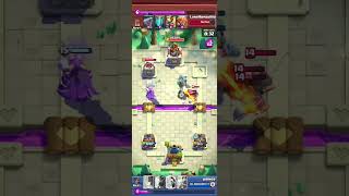 The bomb tower 😱 is more useful here for distracting hogs and other tower breaker cards 😱😱