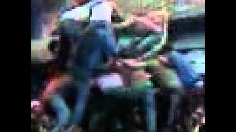 Human pyramid fail