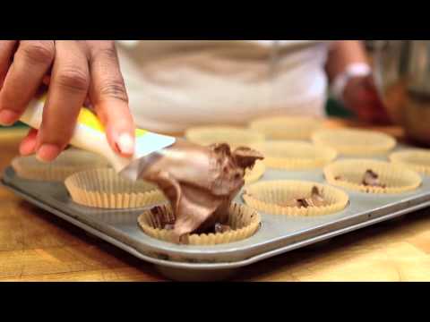 How to make Chocolate Cupcakes with Peppermint Buttercream F