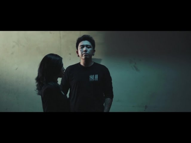 Killing Me Inside Feat Sansan PWG - Fake ( Official Music Video ) class=