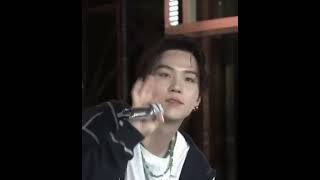 Suga's  flying kiss 🥺😍