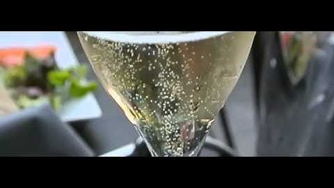 Champagne - Slow Motion