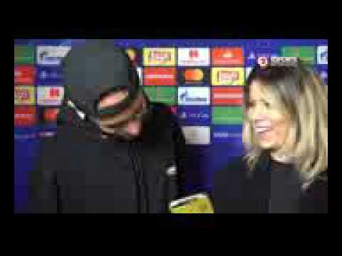 Neymar bate recorde e dança