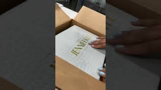 Jennifer Le Unboxing Caiman X Limited Edition boot