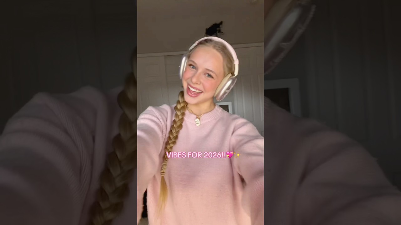 FIRST POST OF 2026!!!💖✨ #ellahperry #relatable #lipsync #newyear