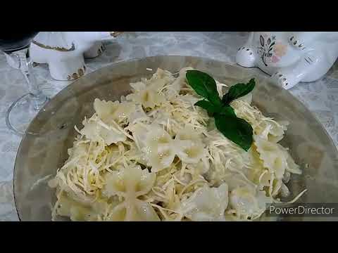 Макароны в сливочно -сырной заливке от Магги😉.