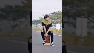 3 Ide Pose Duduk Anti Mainstream Di Jalan 3 Ide Pose Duduk Anti Mainstream Di Jalan