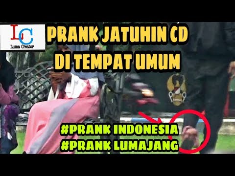 prank-jatuhin-celana-dalam-di-tempat-umum-|-prank-indonesia