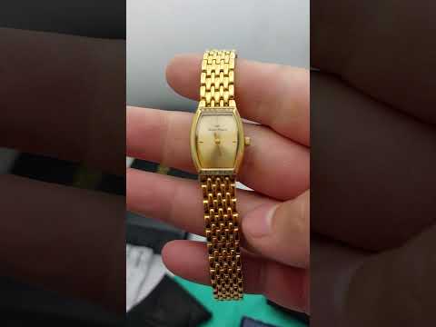ساعة نسائية مرصع بالماس صناعة سويسري