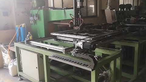 xy axis wire mesh spot welding machine
