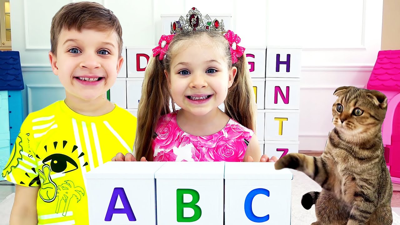 Diana dan Roma sedang belajar alfabet bahasa Inggris