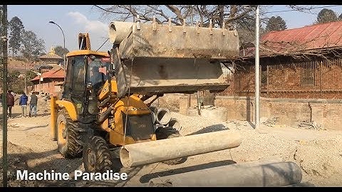 Amazing JCB Backhoe Installing Heavy Culvert Pipe in Drain -JCB VIDEO -JCB WOEKING VIDEO