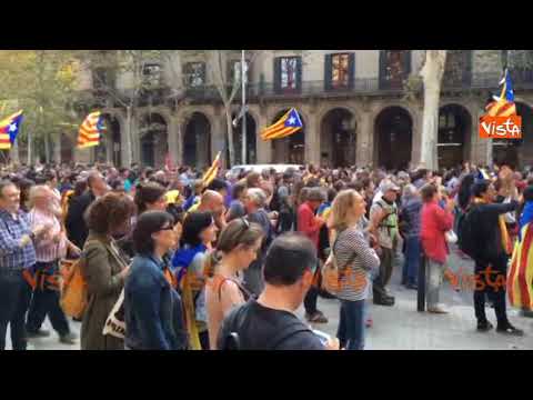 Catalogna indipendente, la festa per le strade di Barcellona