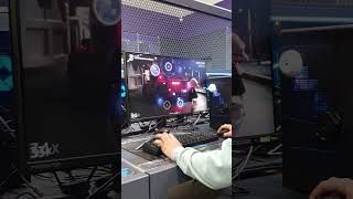 playing osu! in public