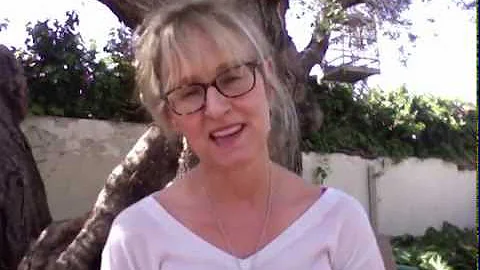 How to Use Smoky Quartz:  Qualities & Benefits. Crystal & Gemstone Basics by Sloane Rhodes