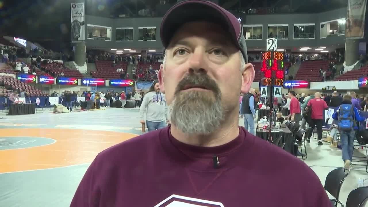 Q2 AOW: 'Determined' Reece Graves bounces back for 3rd State A wrestling title