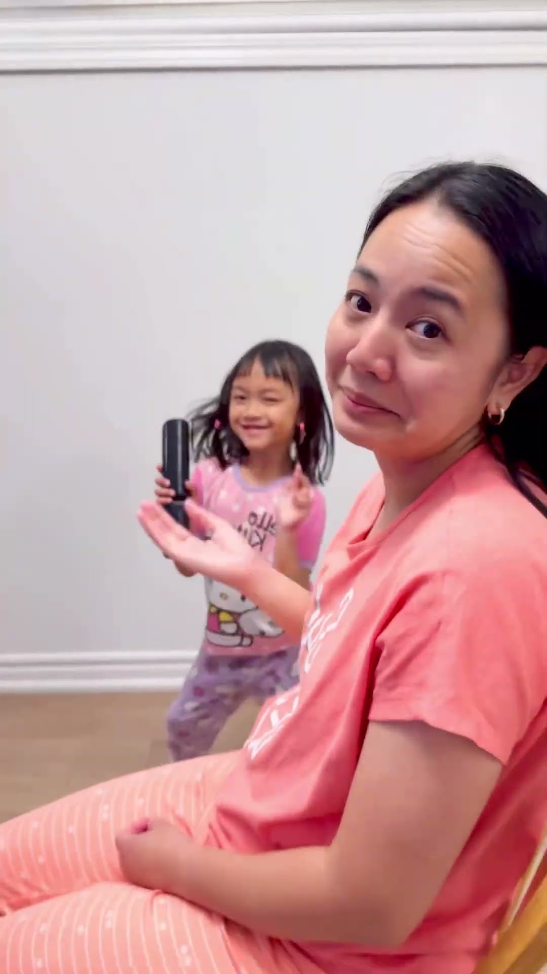 Kid pranks mom ??????✅??