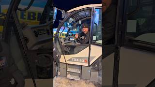 Heute zeigen wir euch ein echtes Multitalent den multifunktionalen Telelader! 🚜❄️