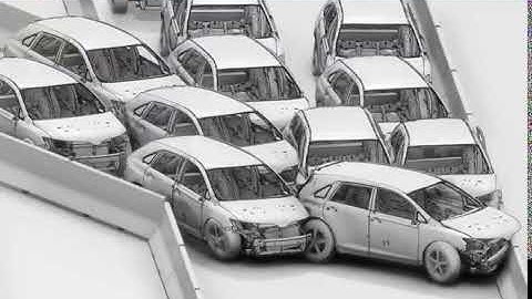 Multi Car Crash Simulation using SIMULIA Abaqus Explicit