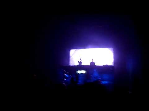 Nero Live @ Music Box, Hollywood, Part 3/4