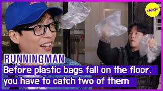 [RUNNINGMAN] Before plastic bags fall on the floor, you have to catch two of them (ENGSUB)