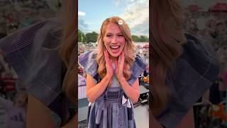 A wholesome homecoming! 🏡 Willow Springs, Missouri is so, so proud of Hannah Harper! #americanidol