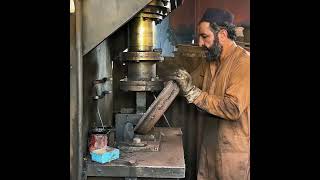 Celebrity From the Depths to the Road: Rusted Ship Metal Becomes a Rim Plate Wealth