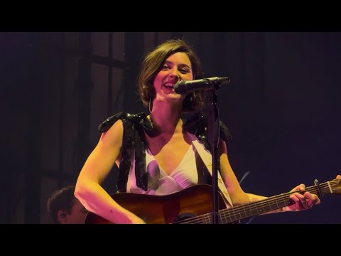 Gracie Abrams That S So True SNL Version Live In Madrid N1 Tsou Tour 