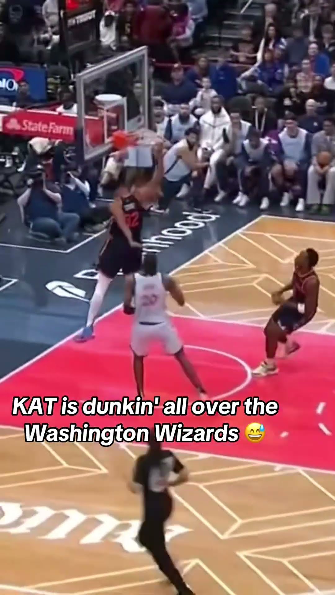 These KAT dunks vs. the Wizards ?‍?