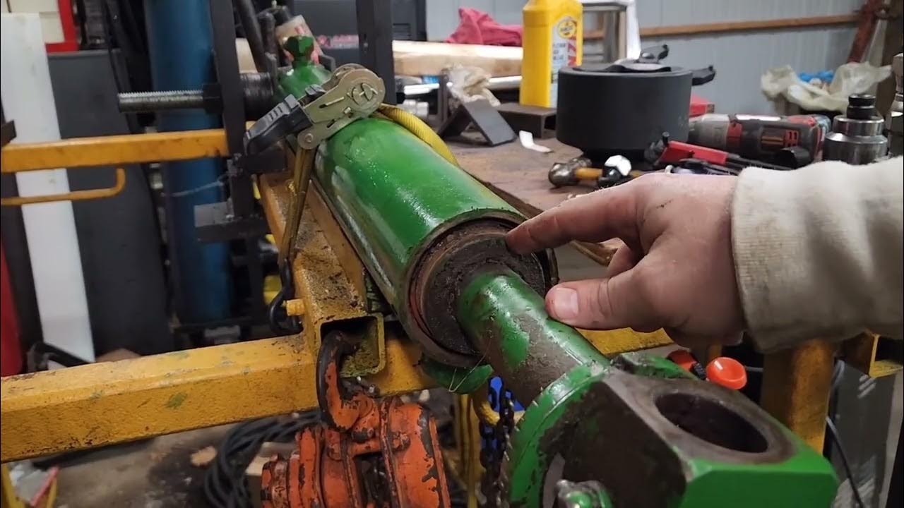 John Deere cylinder rebuild - YouTube