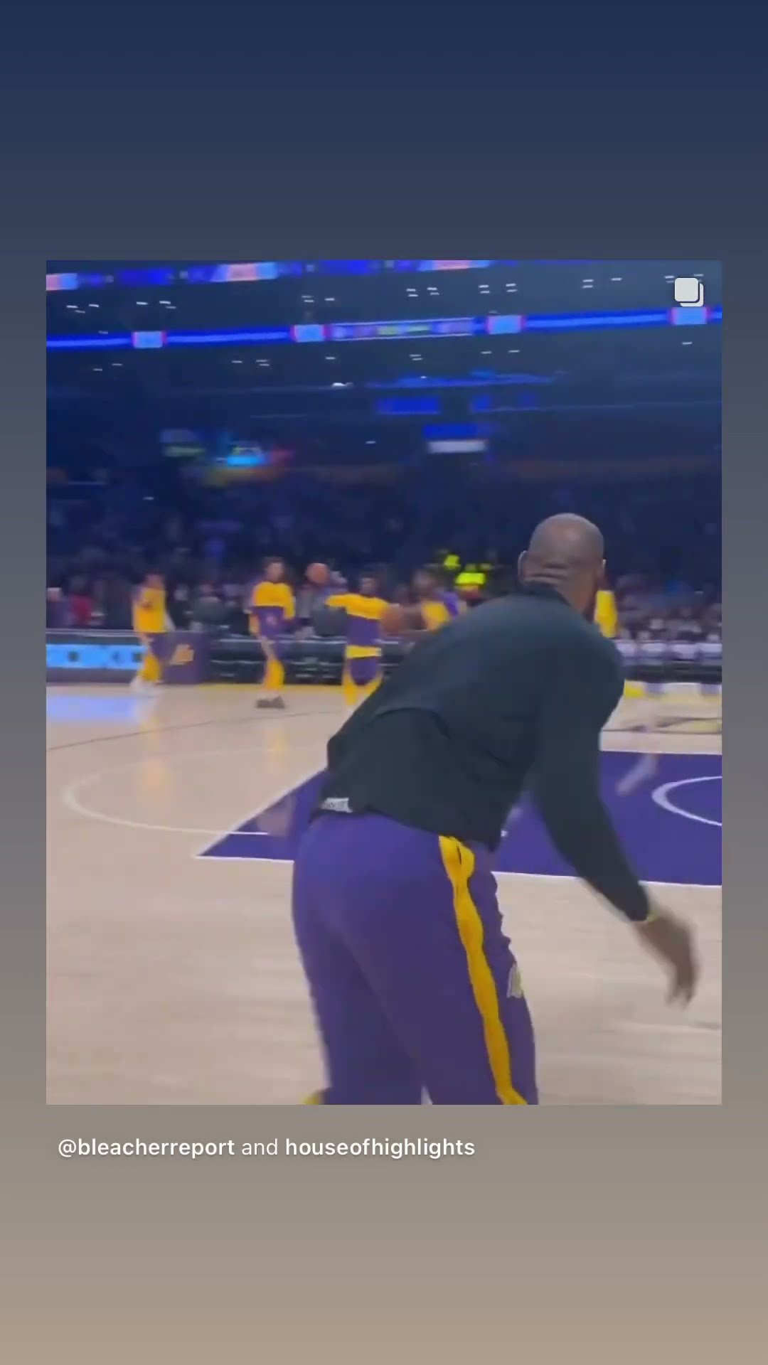 Bronny throwing oops to Bron #hoodnews #bronnyjames #dunk #alleyoop #lebronjames #basketball #omg