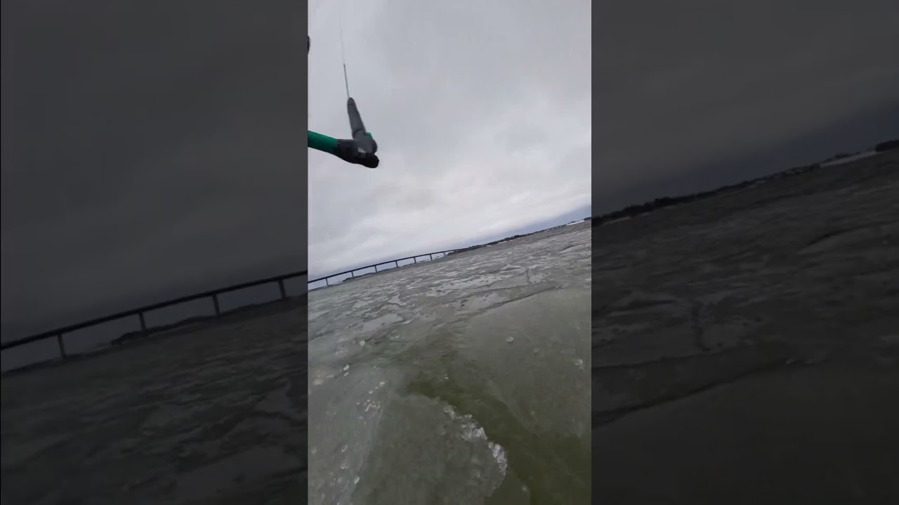 Trying to get a session in when its -8C #kitesurf #watersport #coldwater #ice