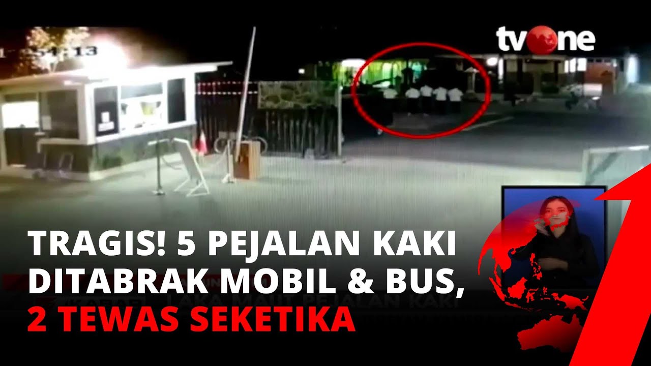 Nahas! Detik-detik 5 Pejalan Kaki Ditabrak Mobil, Dua Orang Tewas | tvOne