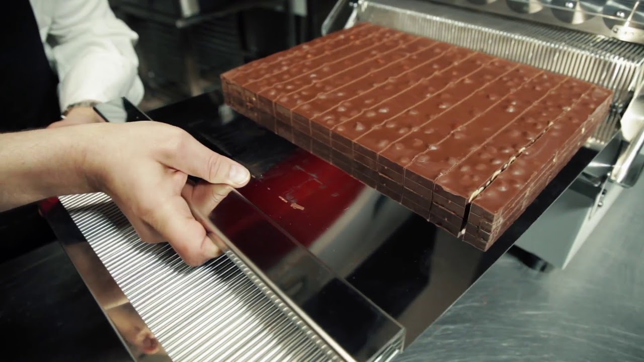 Masina taiat prajituri automata