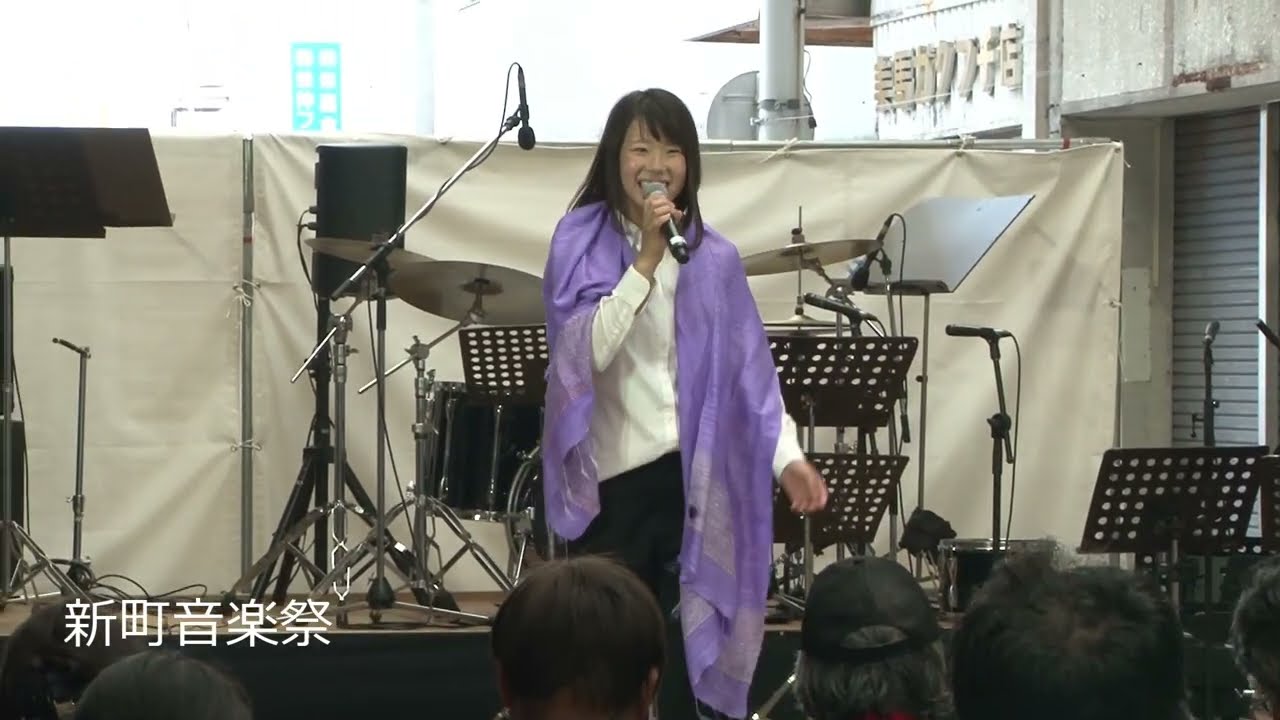 しんまち音楽祭でモナリザを歌う真央ちゃん - YouTube
