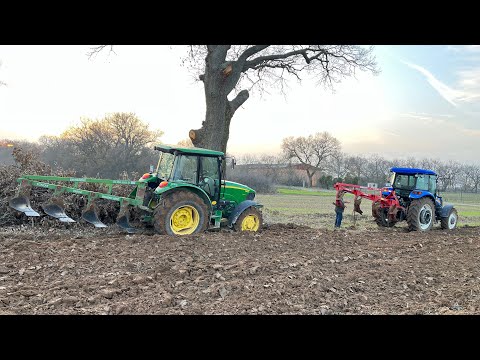 JOHN DEERE VE NEWHOLLAND İLE NADAS PULLUK İLE TARLA SÜRÜMÜ PULLUK KULLANIMI