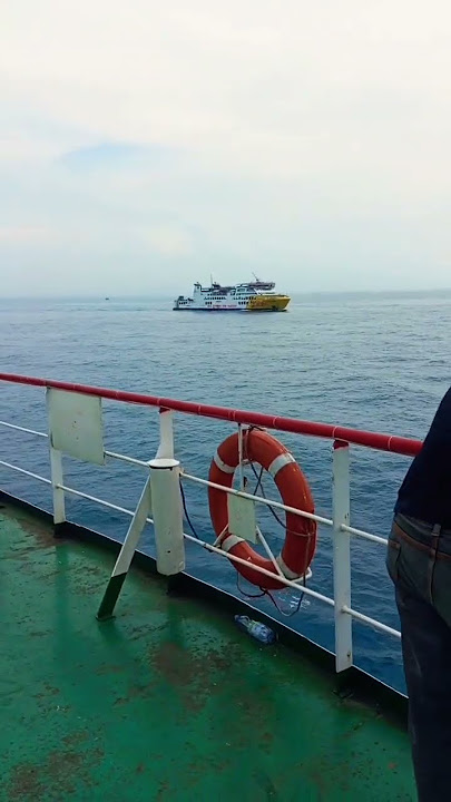Crossing with another ship in the middle of the Sunda Strait