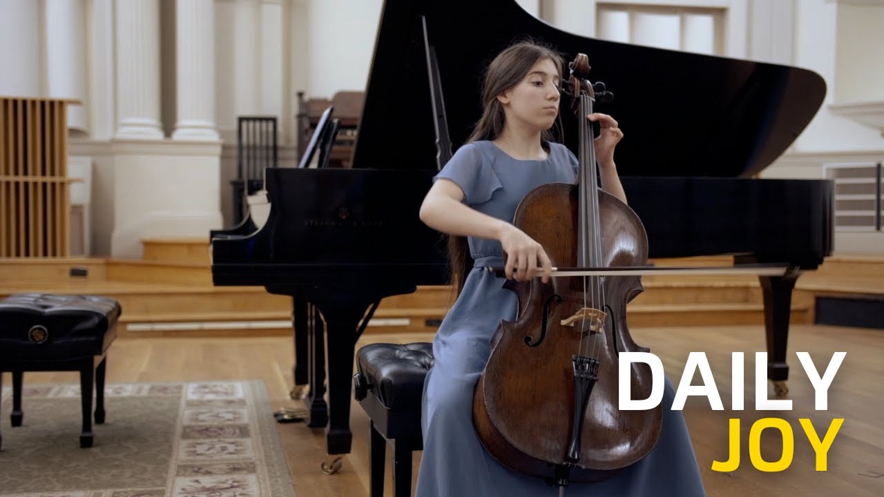 Bach's Suite No 3 in C Major, I. Prelude performed by Aurelia Faidley