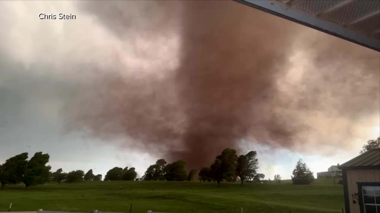 Tornado hits Enid, Oklahoma - YouTube