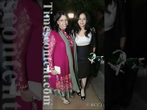 Kavita Krishnamurthy With Her Children And Husband Whole Family Beautiful Family