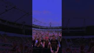 Guns N' Roses fans!